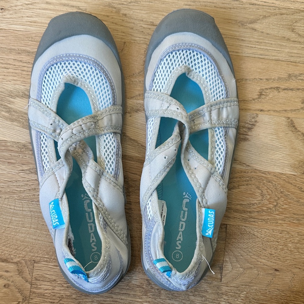 Water Shoes: Women's, Gray